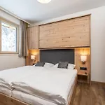 Luxury In With Sauna 木屋