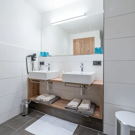 Luxury In Hinterglemm With Sauna 木屋 *