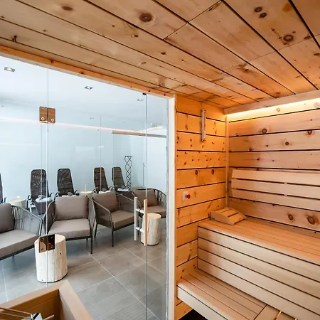 Luxury In Hinterglemm With Sauna בקתה