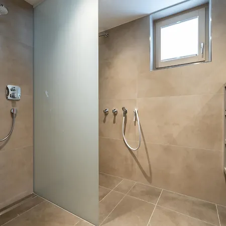 Luxury In With Sauna Chalet